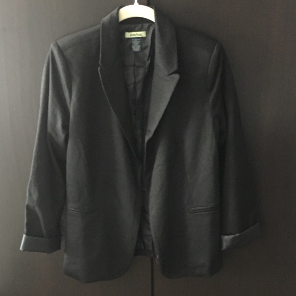 EUC black open blazer - Picture 2 of 4
